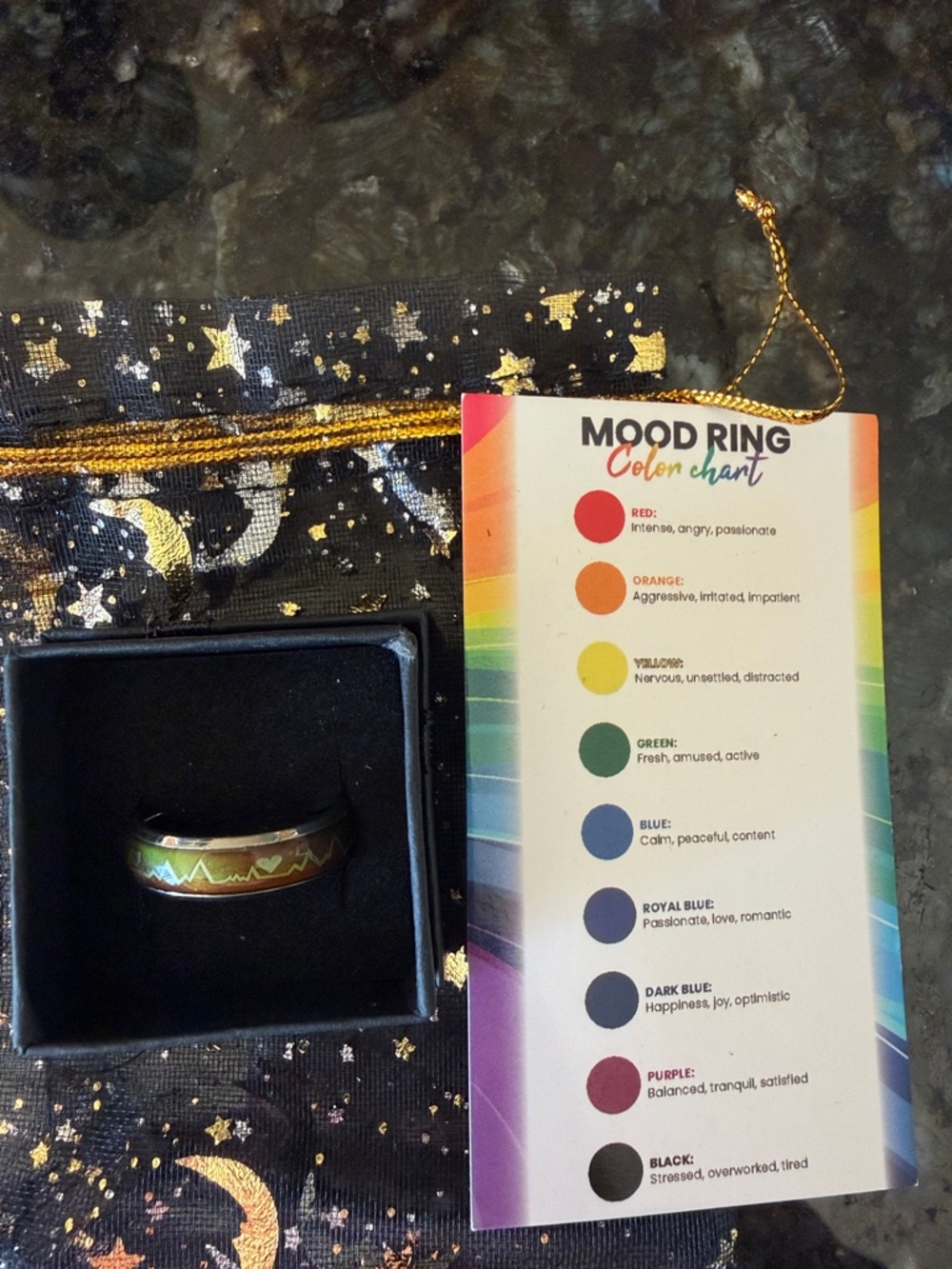 Mood Ring Color-Changing Ring — Green/Gold Accent